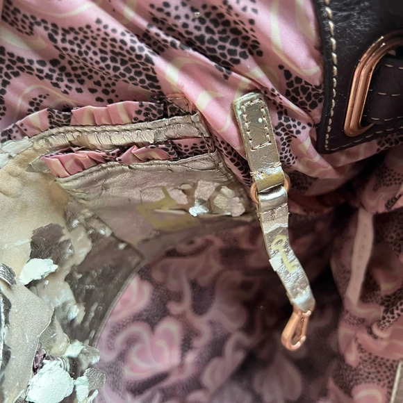 Laundry by Shelli Segal Shoulder Bag with Gold Hardware and Pleated Design - Picture 5 of 8